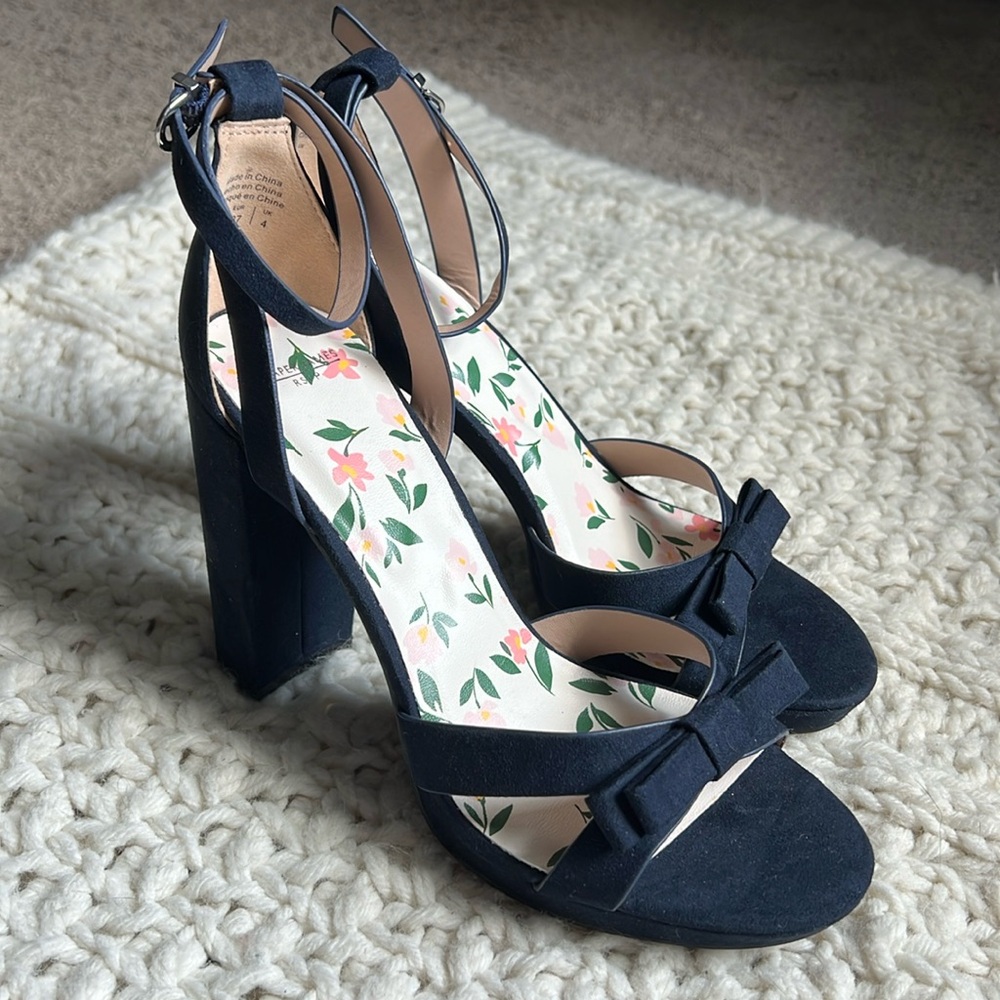 Draper James size 6 1/2 navy heels